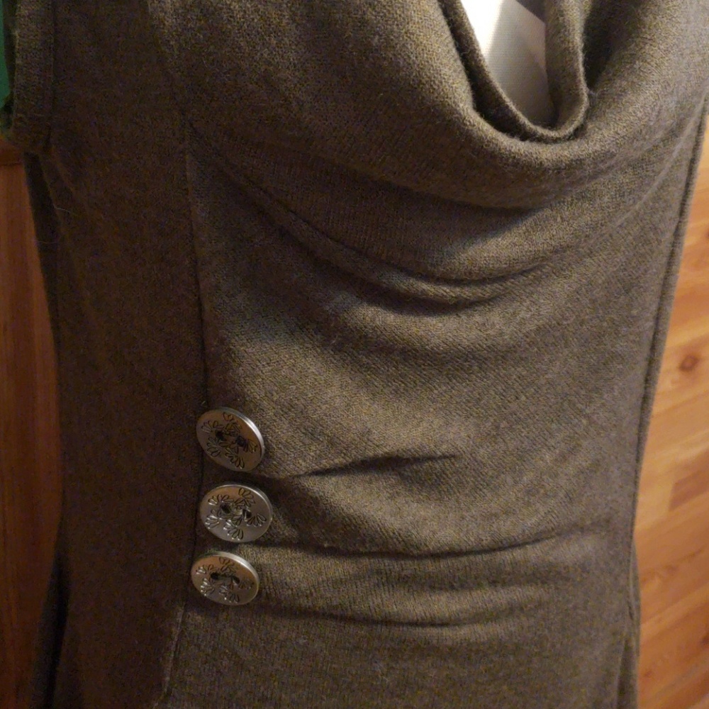 Papillon Dress - Picture 2 of 5